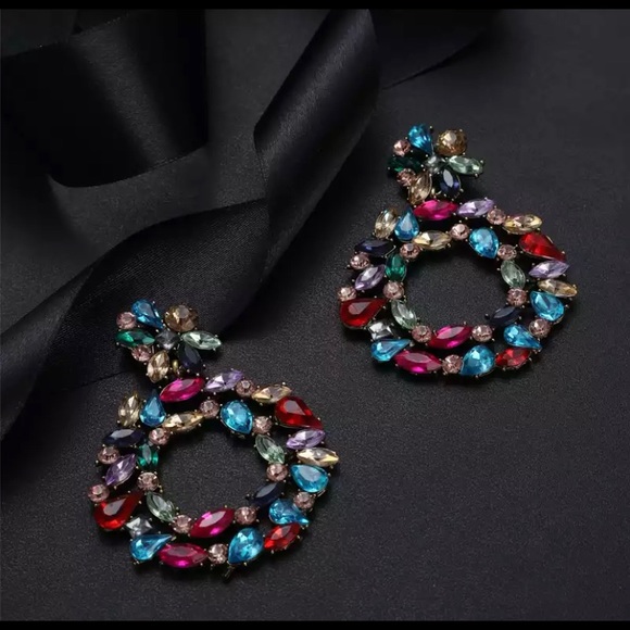 Hoop earrings / multi color earrings - Picture 3 of 3